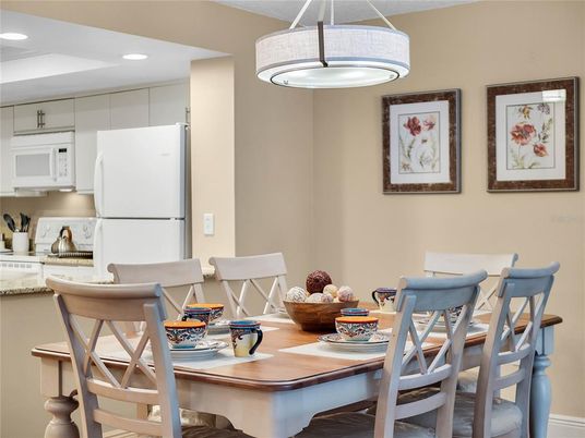 Dining room, Interior, Kitchen, Recessed Lighting