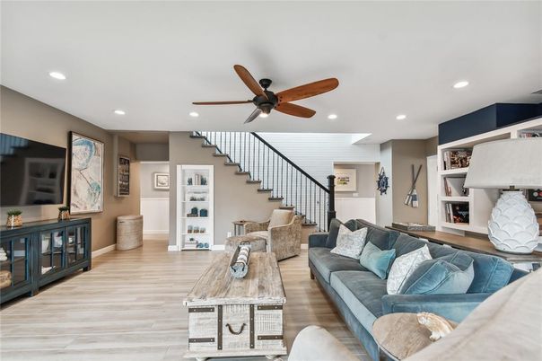 Interior, Living room, Recessed Lighting, Wood Texture Flooring