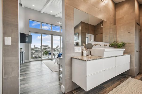 Bathroom, Interior, Recessed Lighting, Wood Texture Flooring
