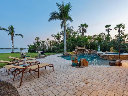Exterior, Pool, Water