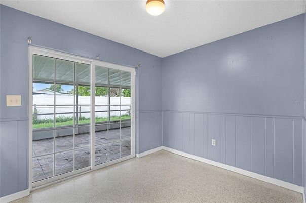 Empty room, Interior