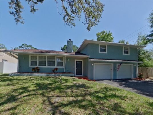 Attached, Exterior, Facade, Split Level