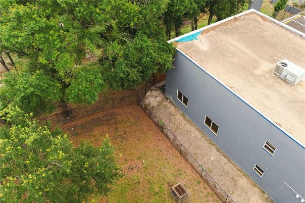 Exterior, Drone