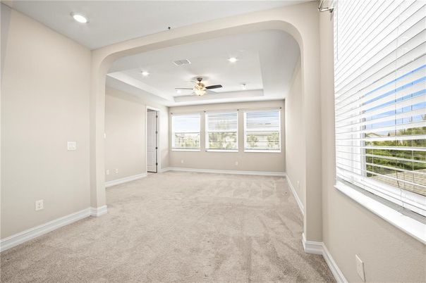 Empty room, Interior, Recessed Lighting
