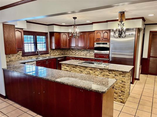 Chandelier, Interior, Kitchen, Recessed Lighting, Stainless Steel Appliances