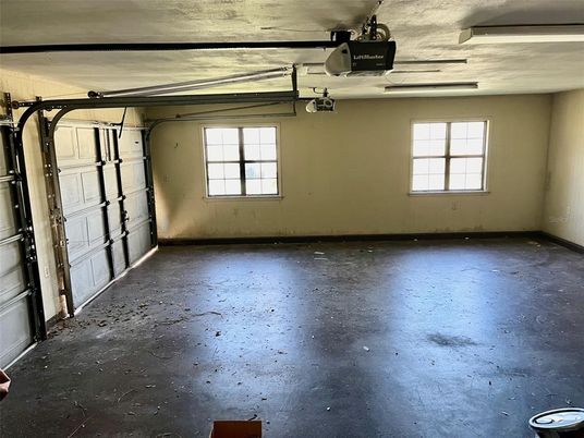 Empty room, Garage, Interior