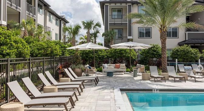 Exterior, Pool