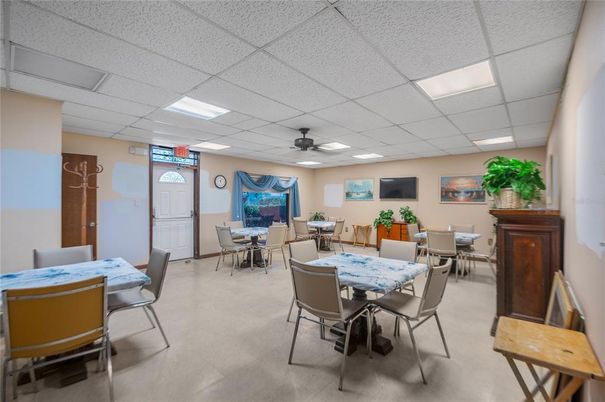 Dining room, Interior, Recessed Lighting
