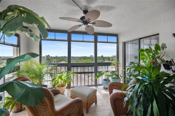 Interior, Sun Room, Water