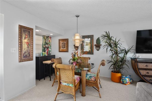 Dining room, Interior, Pendant Lights, Recessed Lighting