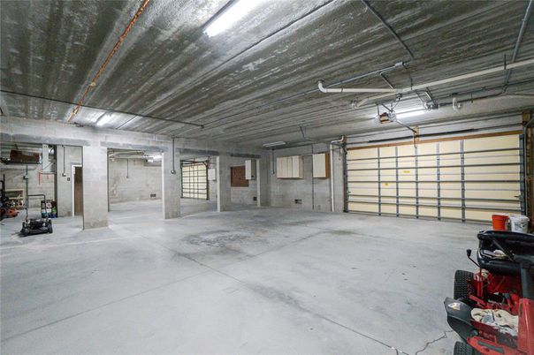 Garage, Interior