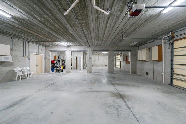 Garage, Interior
