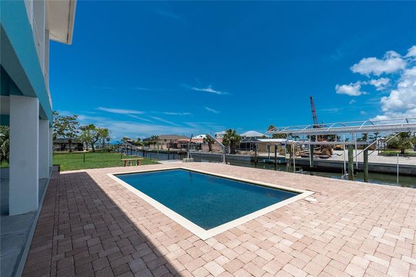 Exterior, Pool, Water