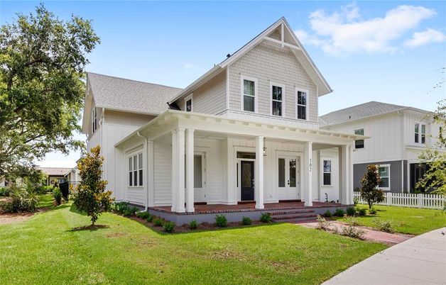 Exterior, Facade, Farmhouse