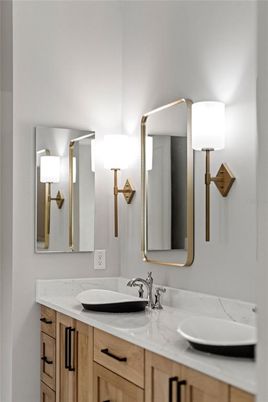 Bathroom, Dual Sink Vanities, Interior