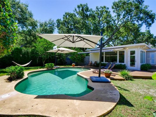 Exterior, Pool
