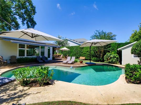 Exterior, Pool