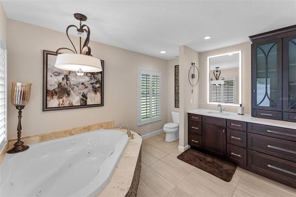 Bathroom, Dual Sink Vanities, Interior, Recessed Lighting