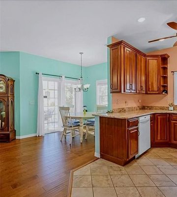Chandelier, Dining room, Interior, Kitchen, Wood Texture Flooring