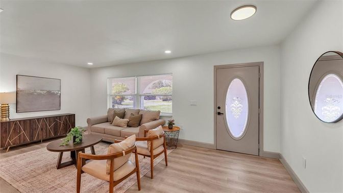 Interior, Living room, Recessed Lighting, Wood Texture Flooring