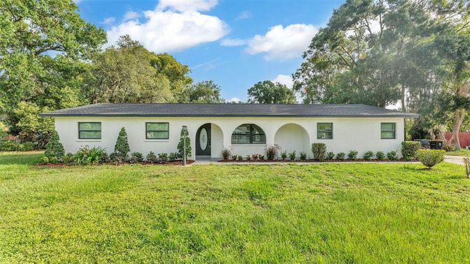 Backyard, Exterior, Facade, Ranch