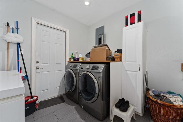 Interior, Recessed Lighting, Washer