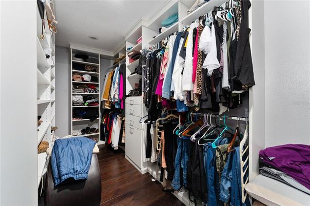 Interior, Walk-in Closets, Wood Texture Flooring