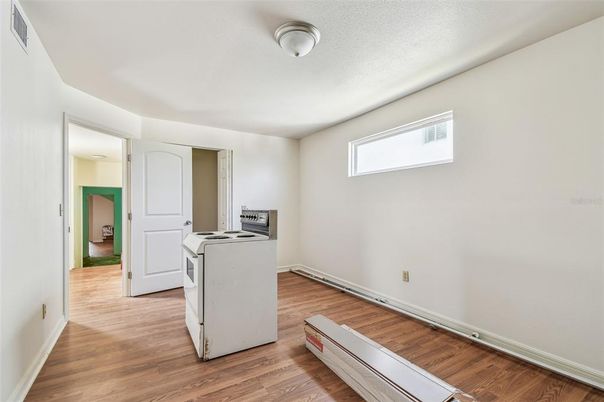 Interior, Washer, Wood Texture Flooring