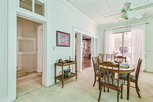 Dining room, Interior