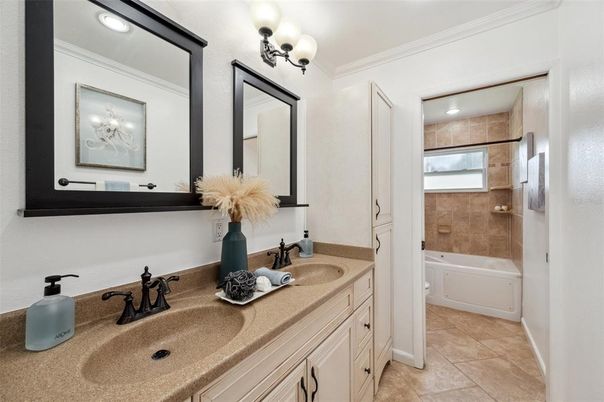 Bathroom, Dual Sink Vanities, Interior, Recessed Lighting