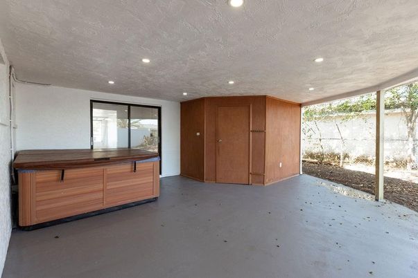 Hot Tub, Interior, Recessed Lighting