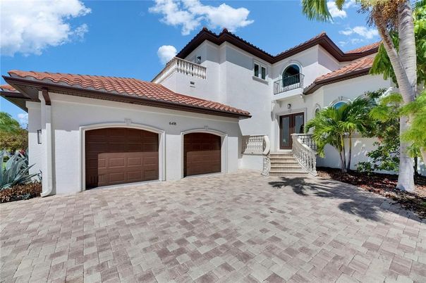 Attached, Exterior, Facade, Spanish Mediterranean