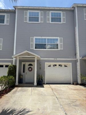 Attached, Exterior, Facade, Rowhouse