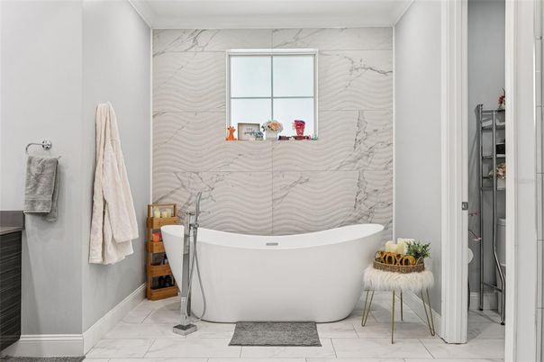 Bathroom, Free Standing Baths, Interior, Marble, Marble Walls