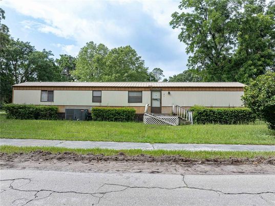 Backyard, Exterior, Facade, Ranch