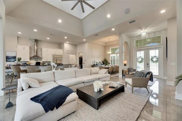 Dining room, Interior, Kitchen, Living room, Pendant Lights, Recessed Lighting, Stainless Steel Appliances