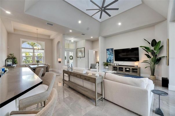 Dining room, Interior, Living room, Pendant Lights, Recessed Lighting