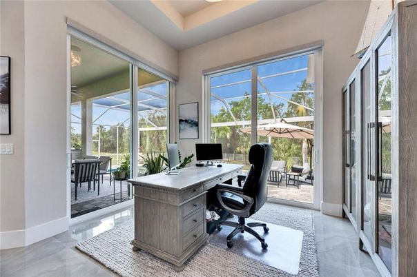 Home Office, Interior