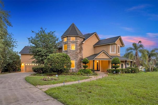 Attached, Backyard, Exterior, Facade, Queen Anne Victorian