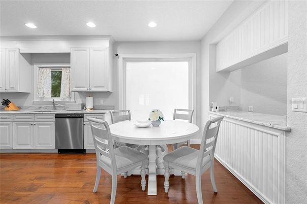 Dining room, Interior, Kitchen, Recessed Lighting, Wood Texture Flooring