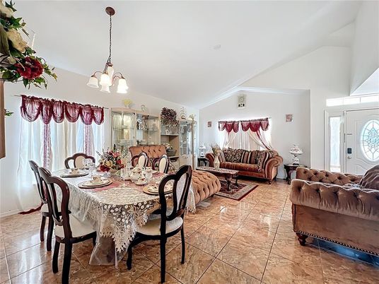 Chandelier, Dining room, Interior, Living room, Pendant Lights