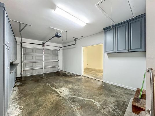 Garage, Interior