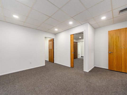 Empty room, Interior, Recessed Lighting