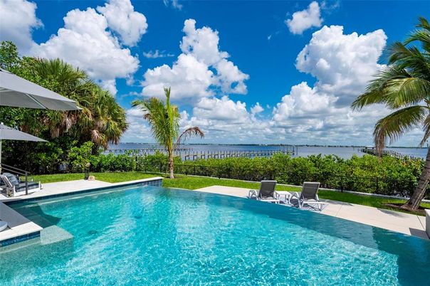 Exterior, Pool, Water