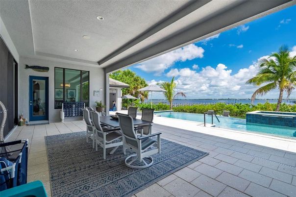 Exterior, Pool, Water