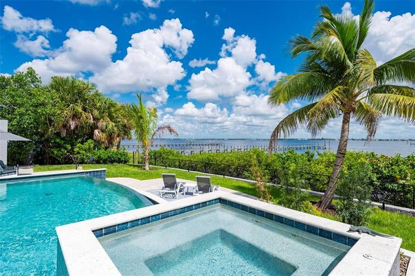Exterior, Pool, Water