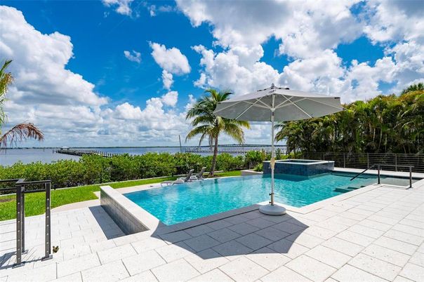 Exterior, Pool, Water