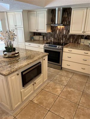 Interior, Kitchen, Stainless Steel Appliances