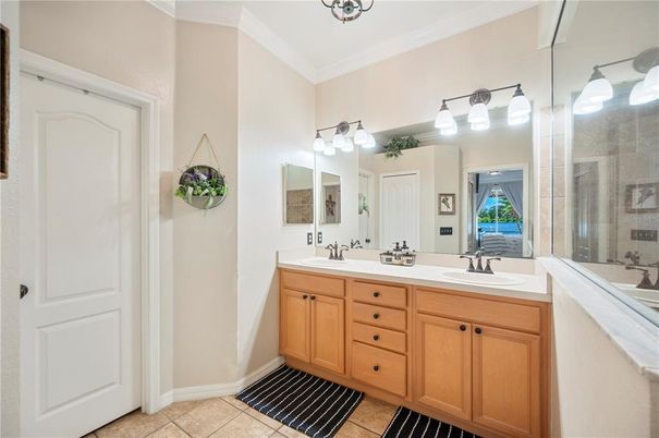 Bathroom, Dual Sink Vanities, Interior