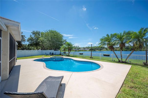 Exterior, Pool, Water